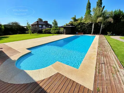 Casa 7 ambientes con 3 baños