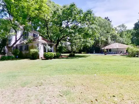 VENTA CASA C/PILETA EN LOTE 5600M2 TORTUGUITAS