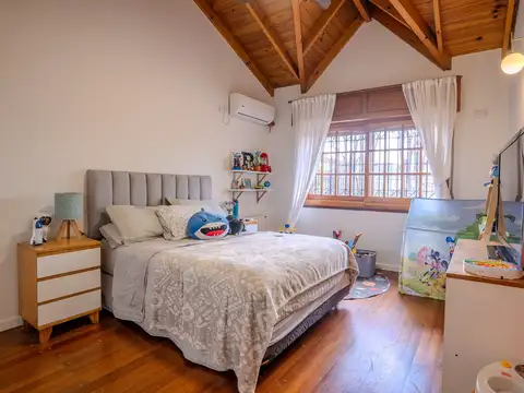 Casa 5 ambientes con 3 baños