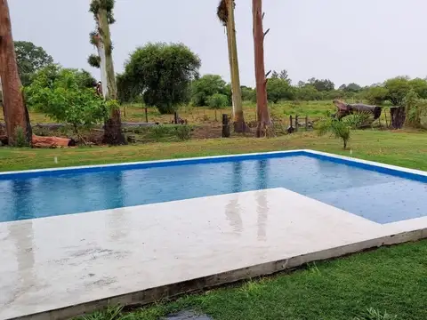 REMAX VENDE CASA CON PSCINA en ruta 1-km 16