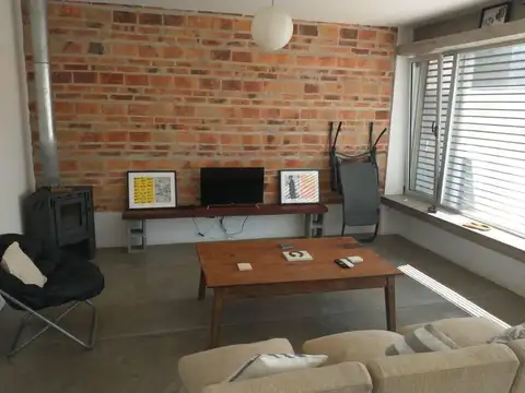 Casa 3 ambientes con 2 baños