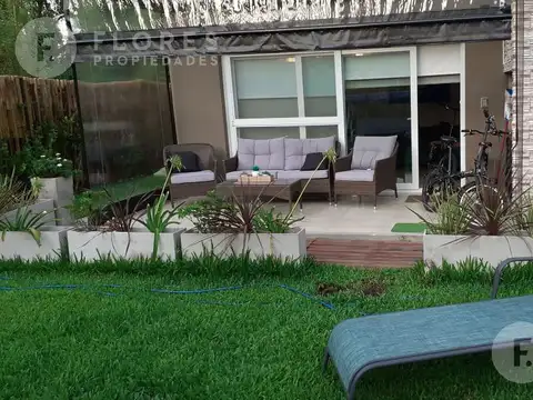 Flores Prop. Vende Casa en Lagoon