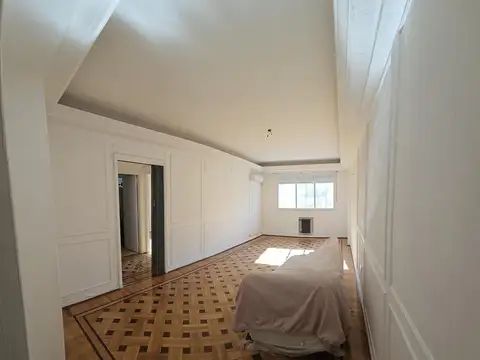 Peron 1400 piso 5to - 3 amb + dependencia. 