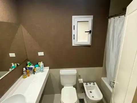 HERMOSA CASA EN VENTA,  BARRIO SAN RAMON, PILAR DEL ESTE