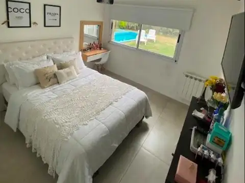 Casa en Venta con 4 cocheras