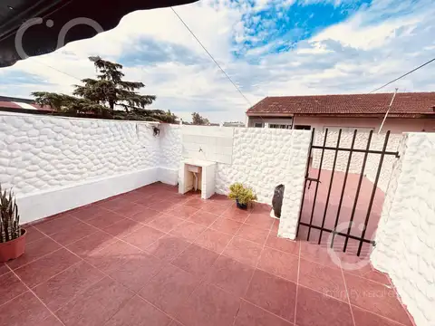 Depto Tipo Casa en Venta en Villa Luzuriaga, USD 45.000