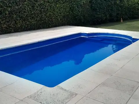 CASA VENTA 4 AMBIENTES CON JARDIN PILETA PARRILLA