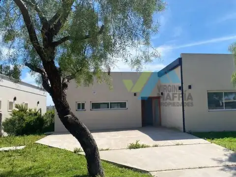 Casa Chalet  en Alquiler en Santa Emilia, Pilar del Este, Pilar