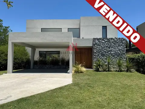 Casa  en Venta en Santo Tomas, Pilar, G.B.A. Zona Norte