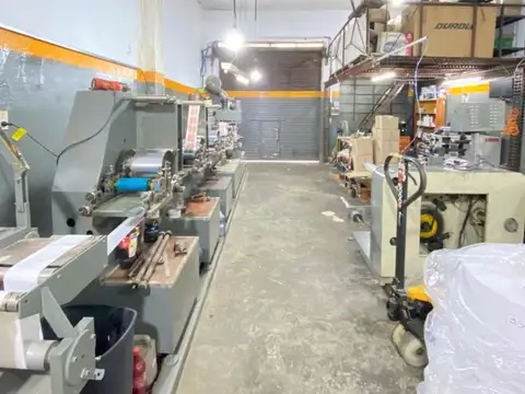 VENTA DE GALPON / TALLER EN POMPEYA