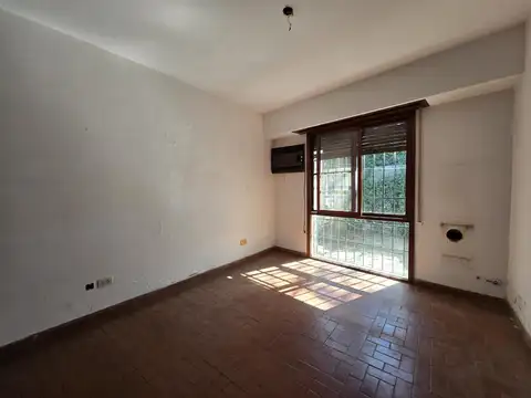 Casa en Venta con 6 cocheras