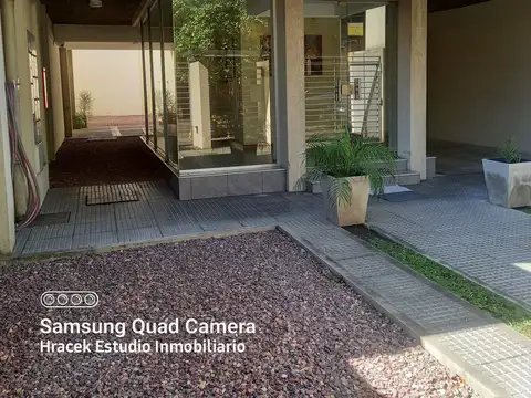 Excelente departamento dos amb, muy amplio, a pasos de estación y centro comercial de Castelar