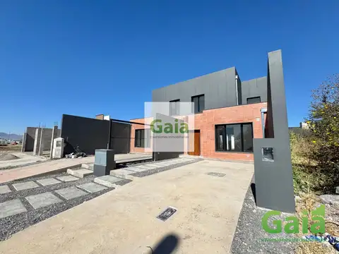 Duplex en Venta Via Aurelia 2 plantas