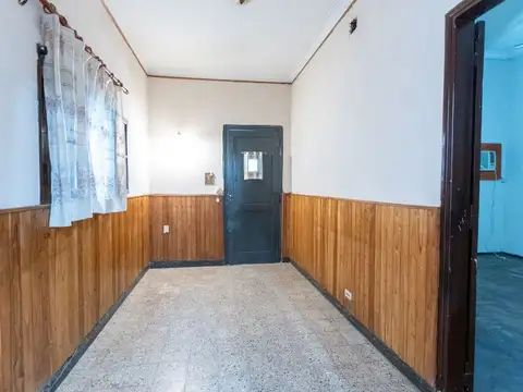 Casa 5 ambientes con 1 baño