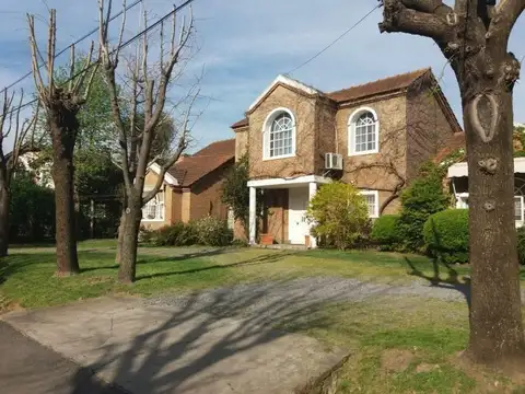 Aristobulo del Valle 2500