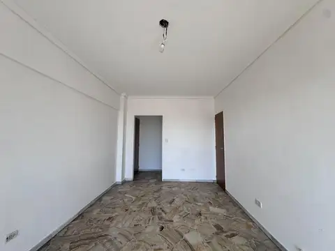 3 AMBIENTES LUMINOSO CON BALCÓN.