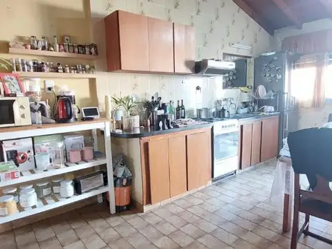 Casa 2 ambientes con 1 baño