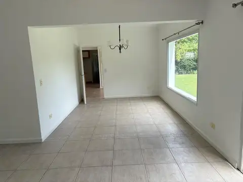 Casa 5 ambientes con 3 baños