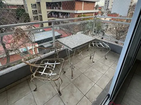 Salguero al 2400