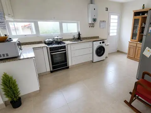 PH de 2 Ambientes en Planta Alta con Balcon Aterrazado en Venta. Olivos