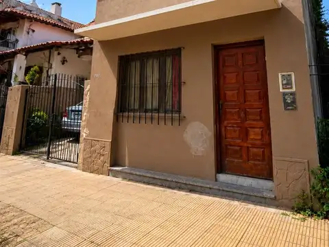PH de 2 Ambientes en Planta Alta con Balcon Aterrazado en Venta. Olivos
