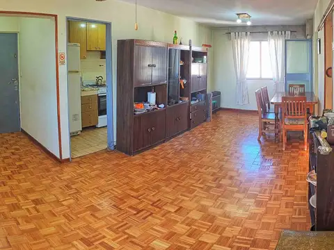 Departamento 4 ambientes con 2 baños