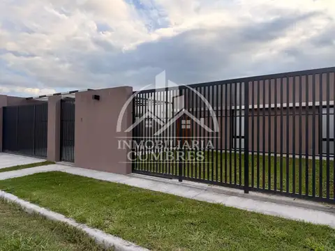 Casa 3 ambientes con 2 baños