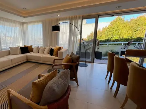 Casa en Venta en El Cazal, USD 342.000