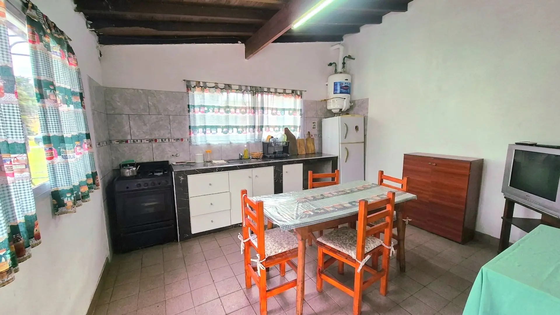VENTA CASA 2 AMB CON QUINCHO Y PARQUE