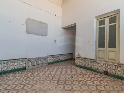 Casa 6 ambientes con 2 baños