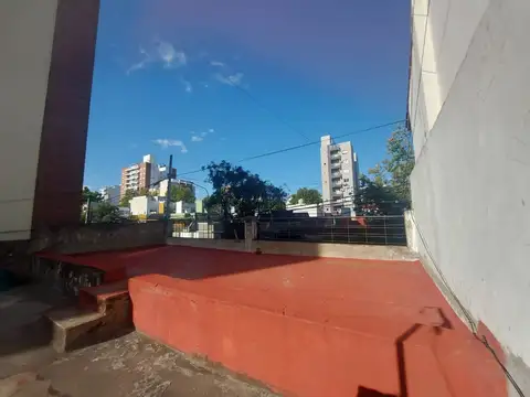VENTA CASA CON 11.80 MTS DE FRENTE EN CASEROS