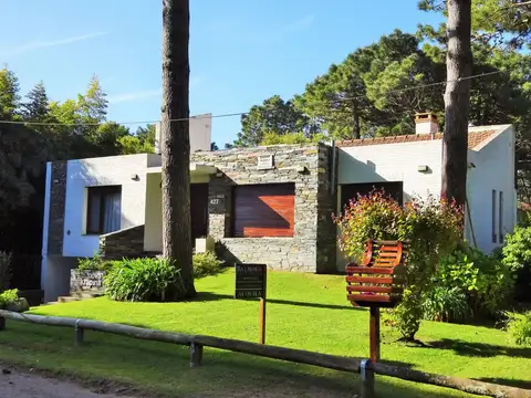 Casa en Alquiler -Zona Lasalle / REF: 8905