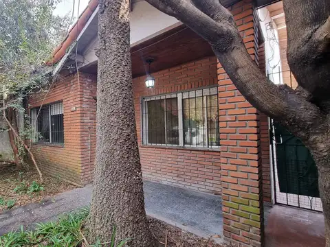 Casa 3 amb y medio, cochera y patio. APTO CRÉDITO