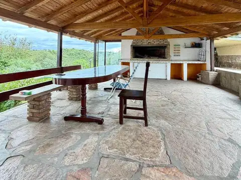 Venta Casa 3 / 4 Dormitorios Con Piscina A 50 Metros De Ruta 38 En Villa Del Lago - Villa Carlos Paz