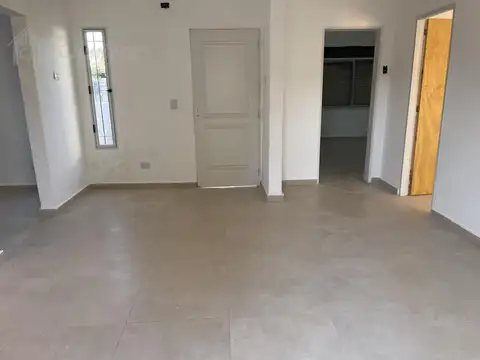 Casa 3 Ambientes En Venta Oportunidad! - Merlo