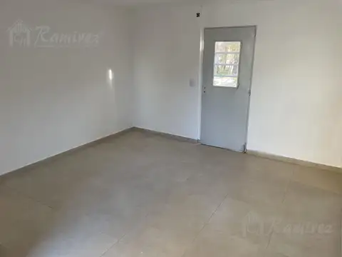 Casa 3 Ambientes En Venta Oportunidad! - Merlo