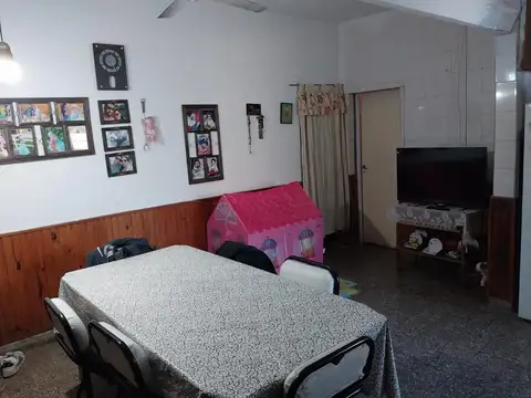Casa 4 ambientes con 1 baño