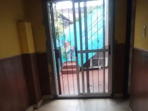 DEPARTAMENTO TIPO CASA DE 3 AMBIENTES CON TERRAZA PROPIA, Itaqui 6300 - Villa Lugano
