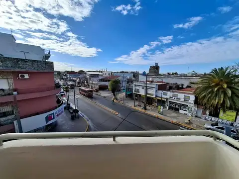 Av. Crovara 300, Piso 2