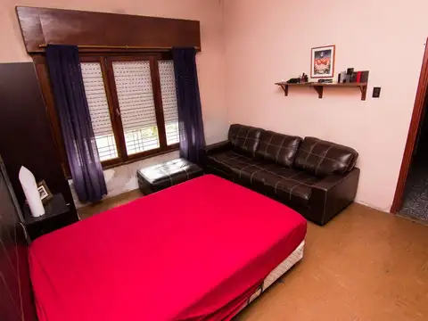 Venta casa 4 ambientes con patio en San Justo