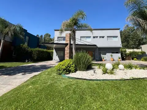 Casa en Venta de 6 dormitorios