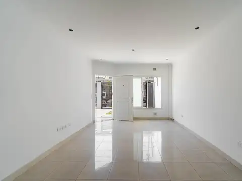 Depto Tipo Casa en Venta con 1 cocheras