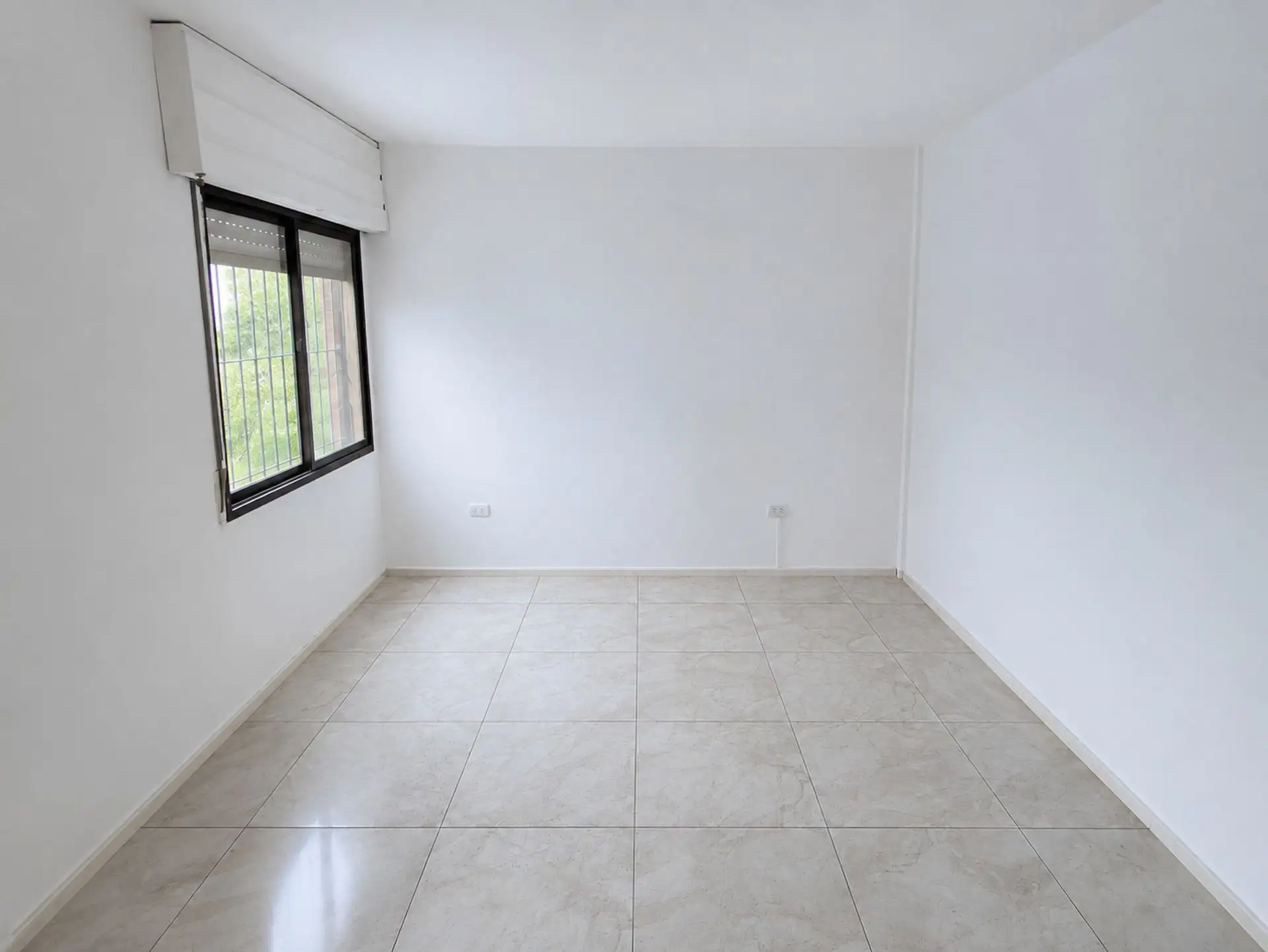 VENTA 2 Amb PB Reciclado con Cochera y Lavadero