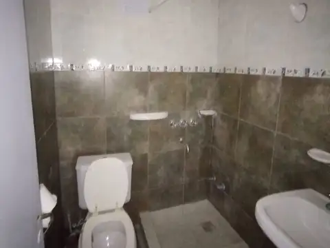 Dpto renovado amplias dimensiones 3 Dorm.