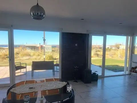 Casa en Venta en Mari Menuco, USD 159.000