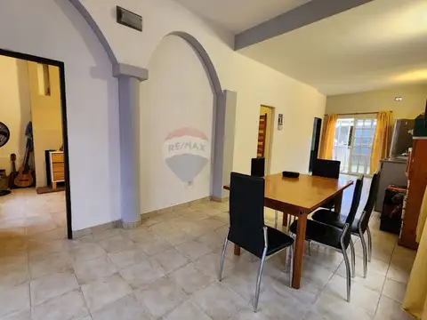 VENTA CASA 3 AMB C/ PATIO EN BERNAL - APTO CREDITO