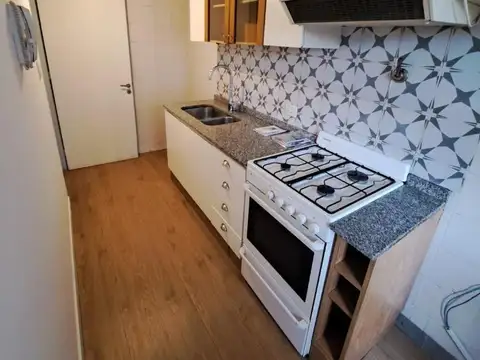 Departamento en Alquiler en Sarandi, $ 550.000