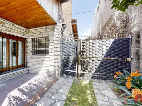 Casa en alquiler en Martinez 6 ambientes con dependencia jardin patio pileta terraza y cochera
