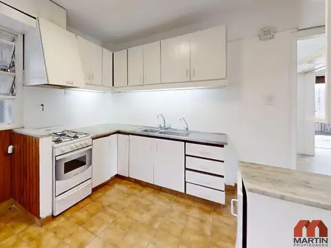 Casa en Alquiler con 2 cocheras