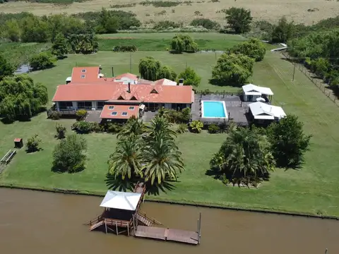 VENTA CASA 7 AMB, DELTA, TIGRE, ISLA PROPIA, PILETA, AMARRADERO